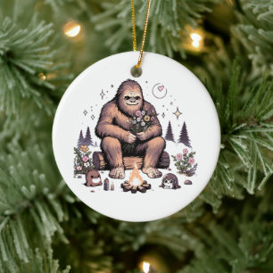 Ornamento De Cerâmica Sasquatch Segurando Flores