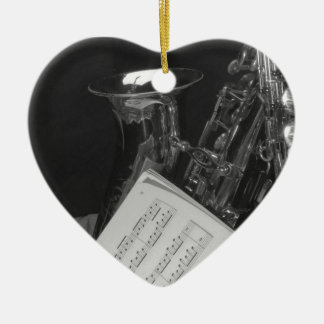 Ornamento De Cerâmica Saxaphone e partitura