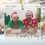 Ornamento De Cerâmica Script preto LGBTQ de Foto Mínimo Casado e Feliz<br><div class="desc">Celebre o seu primeiro natal com este moderno ornamento minimalista de manutenção de fotos. O texto diz "Casado & Feliz" em um script de escrita manual preto de tendências. Substitua facilmente a imagem de exemplo por sua foto favorita e adicione seus nomes e o ano no topo. Uma tela de...</div>