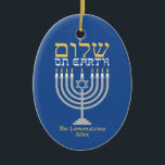 Ornamento De Cerâmica Shalom Peace on Earth Hanukkah Holiday Photo<br><div class="desc">Shalom Peace on Earth Hanukkah Holiday Photo Ornament - o complemento perfeito para sua família interreligiosa! Azul Festivo Chanucá com uma elegante menorah prateada e um sanduíche de ouro Hebraico - Paz na Terra! Fácil de personalizar com texto, fontes e cores. Criado pelo designer Zazzle pro BK Thompson exclusivamente para...</div>