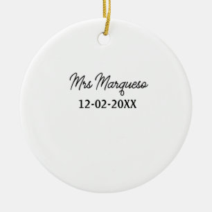 Ornamento De Cerâmica simples monograma minimalista sra Sr nome data ano