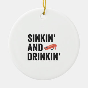 Ornamento De Cerâmica Sinkin e Bebida Engraçado Cornhole Engraçado Prese