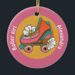 Ornamento De Cerâmica Skates de rolo personalizados amantes de crianças<br><div class="desc">nome personalizado rolo de nome próprio skate moça rosa enigmática ornamento feminino rosa. Enfeite giro bonito de primeiro nome para estudantes, crianças, crianças, amantes de roletas, amantes de skates, esquadrão de roletas, adolescentes, garotas esportivas. Ideia de presente para escola, aniversário, festa de menina, equipe de grupo de roletas, feriados, natal....</div>