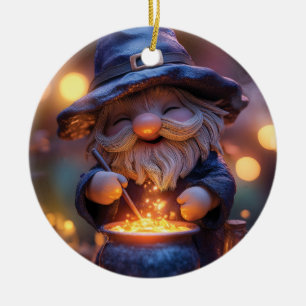 Ornamento De Cerâmica Smiling Gnome Stirring Magic Pote
