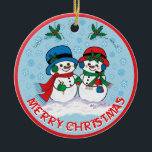 Ornamento De Cerâmica Snowman<br><div class="desc">Personalize este Enfeites de natal Adorável De "Um Tipo"! Sr. & Sra. Frosty,  o boneco de neve está pegando um filme de Natal mágico através de uma "Terra das Neves do Inverno"! Design de Belas Artes Original pelo Artista Kerry Miller.</div>