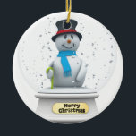 Ornamento De Cerâmica Snowman Snow Globe<br><div class="desc">Tenha uma época de inverno fantástica mostrando seu lado festivo movendo este adorável bonitão de neve em um design de globo de neve!</div>