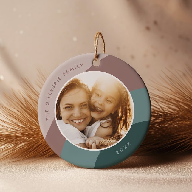 Ornamento De Cerâmica Sombras alegres | Foto personalizada de nome e ano (Criador carregado)