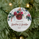 Ornamento De Cerâmica Soon To Be Grandma & Grandpa Personalized Floral<br><div class="desc">Soon To Be Grandma & Grandpa Personalized Floral Ceramic Ornament. Personalize with your custom information on both front and back.</div>
