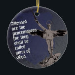 Ornamento De Cerâmica St Michael - santo padroeiro dos agentes da<br><div class="desc">Presentes perfeitos para o agente da autoridade em sua vida. Características que deste design uma polícia protege feito "de linhas azuis finas".  Também disponível com estrela do xerife.</div>