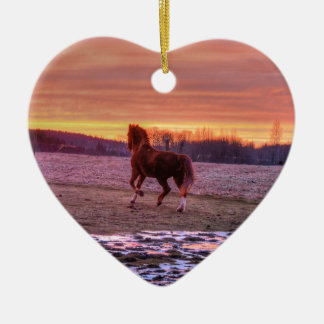 Ornamento De Cerâmica Stallion Running Home no Sunset no Ranch