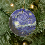 Ornamento De Cerâmica Starry Night por Vincent van Gogh<br><div class="desc">Starry Night, de Vincent van Gogh, é uma pintura de paisagem urbana de paisagens de apos impressionismo de arte com vista para o Santo Remy, França do asilo de van Gogh. O céu noturno está balançando com nuvens com uma lua crescente brilhante e estrelas brilhantes sobre a pequena vila. Starry...</div>