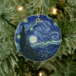 Ornamento De Cerâmica Starry Night Vincent van Gogh Vintage Pintura<br><div class="desc">Vincent van Gogh (holandês, 1853 - 1890) Starry Night, 1889, Oil on canvas Unframed: 73 × 92 cm (28, 7 × 36, 2 pol) Esta pintura mostra a vista da janela virada para leste da sala de asilo de Van Gogh na Santo-Rémy-de-Provence Ele acrescentou uma vila idealizada. Está na coleção...</div>
