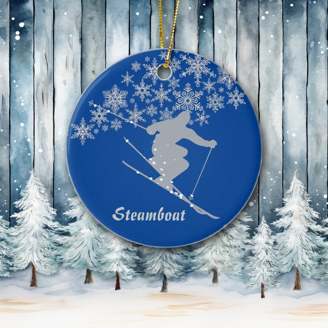 Ornamento De Cerâmica Steamboat Snowflake Skier Personalizado (Criador carregado)