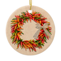 Sudoeste do Chile Ristra Wreath no Adobe Wall