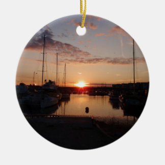 Ornamento De Cerâmica Sunset Sobre Uma Marina