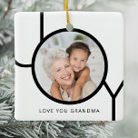 Ornamento De Cerâmica Te Amo Vovó Foto Natal<br><div class="desc">Este moderno Ornamento Fotográfico de Natal da vovó é decorado com a palavra JOY em tipografia negra em fundo branco Ela diz "Ame sua vovó" mas você pode personalizá-lo com suas próprias palavras. Facilmente personalizável com sua foto. Faz um presente especial para um avô especial.</div>