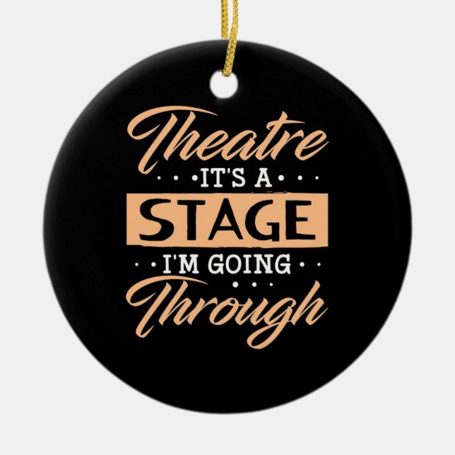 Ornamento De Cerâmica Teatro É Um Ator Palco Que Está Passando (Frente)
