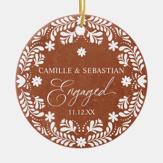 Ornamento De Cerâmica Terracotta Primeira Foto do Noivado de Natal (Frente)