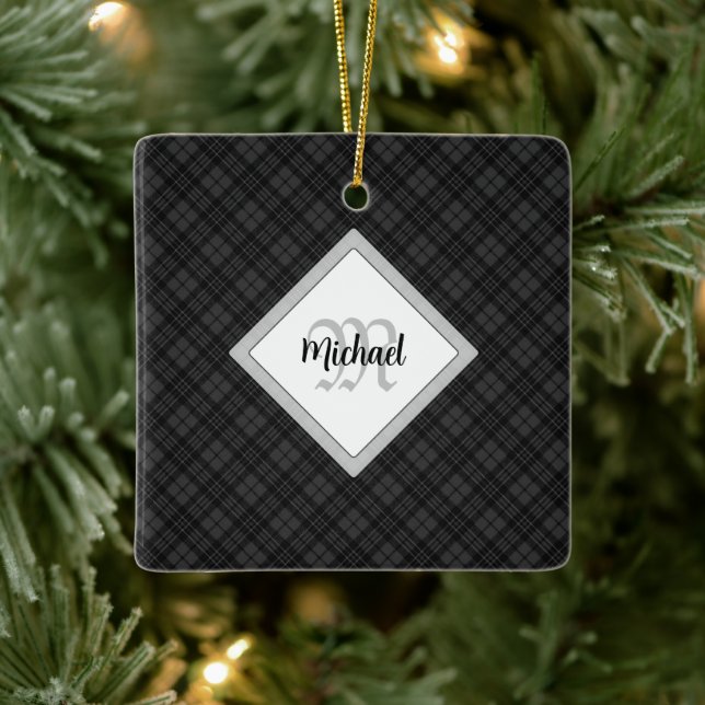 Ornamento De Cerâmica Trendy Black White Tartan Personalize Monograma (Árvore)