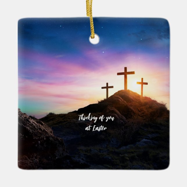 Ornamento De Cerâmica Três Cruzes Pensando em você na Páscoa. Editável (Frente)