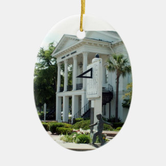 Ornamento De Cerâmica Tribunal e Sundial de Barnwell