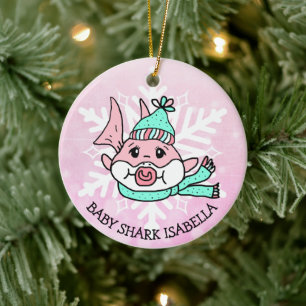 Ornamento De Cerâmica Tubarão-bebê personalizado e floco de neve