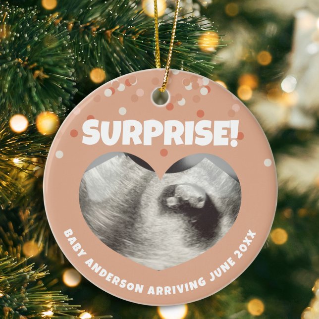 Ornamento De Cerâmica Ultrasom Gravidez Anúncio Surpresa Coração ("surprise" baby announcement ornament with heart sonogram ultrasound picture custom name and date)