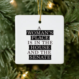 Ornamento De Cerâmica Um Lugar De Mulher Está Na Casa E No Senado