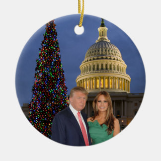 Ornamento De Cerâmica Um Natal Trump: Donald e Melania