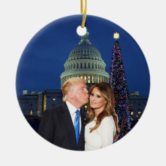 Ornamento De Cerâmica Um Natal Trump: Donald e Melania