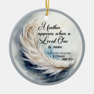 Ornamento De Cerâmica Uma pena aparece na memória