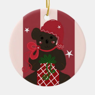 Ornamento De Cerâmica Urso de pelúcia de Natal em um fundo listrado verm