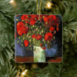 Ornamento De Cerâmica Vase com Poppies Vermelhos | Vincent van Gogh<br><div class="desc">Vase with Red Poppies , de Vincent van Gogh, é uma pintura cativante de vida morta que destaca o uso vibrante de cor e escovas expressivas pelo artista. A pintura apresenta um simples vaso auricular cheio de papoilas negros e crimson, colocados contra um fundo texturizado e mutado. O contraste entre...</div>