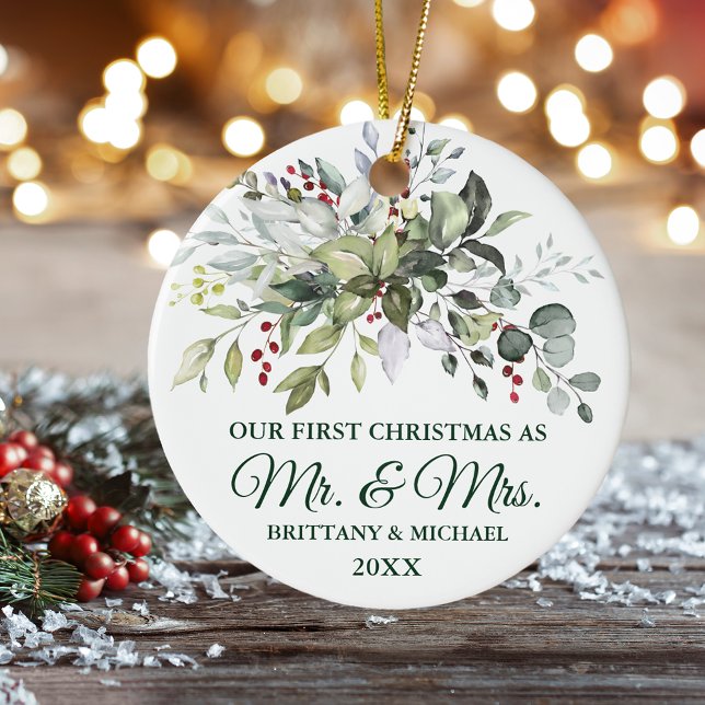 Ornamento De Cerâmica Vias de Natal Elegante (Personalized Mr. & Mrs. Christmas Ornament)
