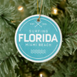 Ornamento De Cerâmica Vintage Florida Miami Beach Surfing Souvenir Retro<br><div class="desc">Esta vintage surfing florida fl miami Beach retro 80s souvenir design é um excelente de presentes para miami local, residente e viajante ou turista que adora passar suas férias no destino, baía de tampa, praia em água livre, costa oeste e praia de naples, planeja férias de verão ou primavera para...</div>