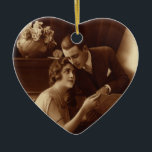 Ornamento De Cerâmica Vintage Romântica Música, Amor e Amantes Romântico<br><div class="desc">Fotografia antiga Vintage sepia antiga apresentando uma imagem de amor e romance com uma nova música em folha de leitura de casal junto ao piano.</div>
