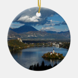 Ornamento De Cerâmica Vista do lago sangrada de Ojstrica
