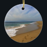 Ornamento De Cerâmica Vista do Wedge, Newport Beach, Califórnia<br><div class="desc">Uma manhã de inverno tranquila no Wedge olhando para o norte em direção a Balboa Beach,  Newport Beach,  Califórnia. Na distância,  você pode ver o Cais de Balboa. Foto de fevereiro de 2016.</div>
