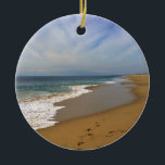 Ornamento De Cerâmica Vista do Wedge, Newport Beach, Califórnia<br><div class="desc">Uma manhã de inverno tranquila no Wedge olhando para o norte em direção a Balboa Beach,  Newport Beach,  Califórnia. Na distância,  você pode ver o Cais de Balboa. Foto de fevereiro de 2016.</div>