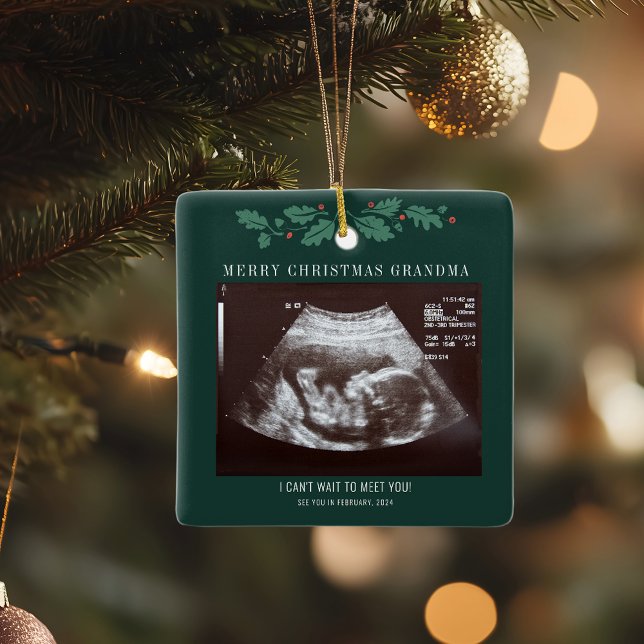 Ornamento De Cerâmica Vovó Feliz Natal Gravidez Bebê Ultrassom (Christmas Sonogram Baby Scan Pregnancy Announcement Square Ornament)