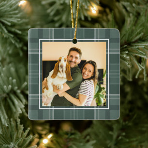 Ornamento De Cerâmica Xadrez de Natal em verde sage com uma foto