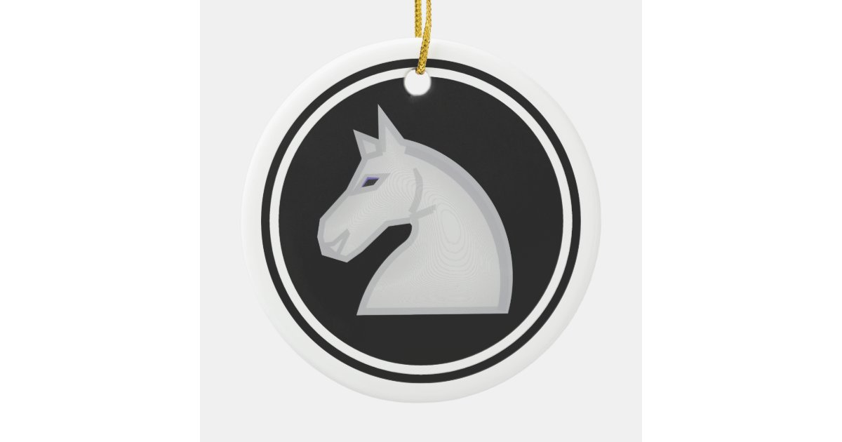 Ornamento De Cerâmica Cavalo branco com conselho de xadrez
