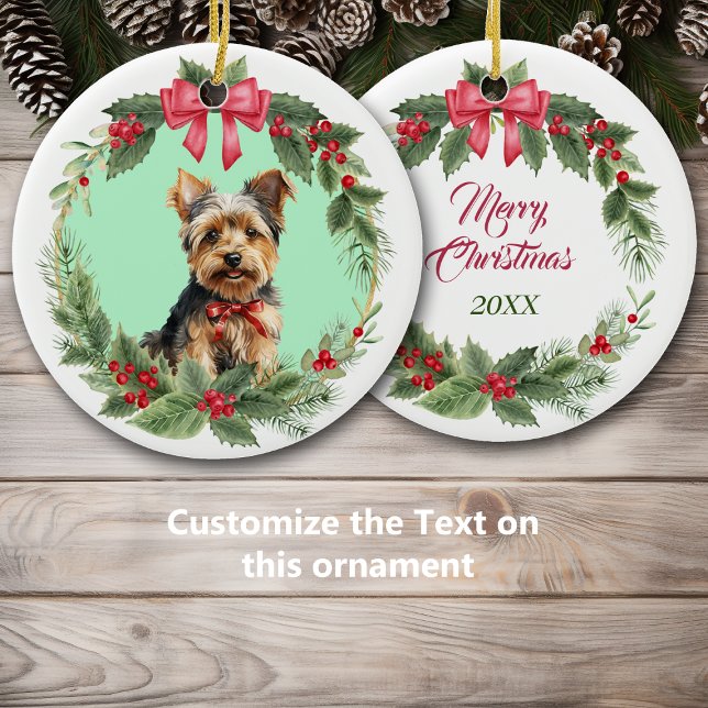 Ornamento De Cerâmica Yorkie Puppy Dog Red Arco Holly Wreath (Criador carregado)