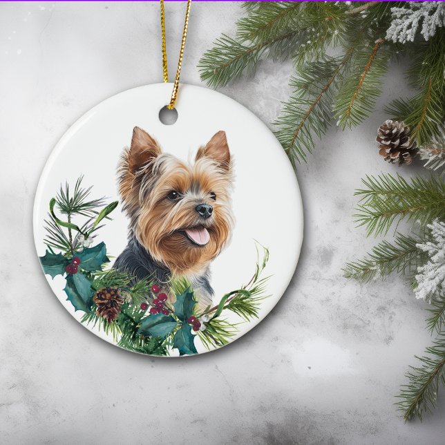 Ornamento De Cerâmica Yorkshire Terrier Dog Portrait Holly Wreath (Criador carregado)