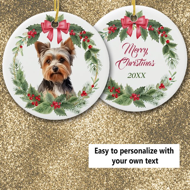 Ornamento De Cerâmica Yorkshire Terrier Dog Red Arco Holly Wreath (Criador carregado)