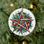 Ornamento De Cerâmica Yule Tree Winter Solstice Holly Wicca Pentacle<br><div class="desc">Brilhe sua árvore de yule com este design de Ornamento Pentágono Holly Wicca de Yule Tree Winter Solstice. A cor de fundo deste ornamento é facilmente editada no editor do Zazzle! Tenha uma Feliz e abençoado Solstício de inverno!</div>