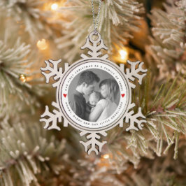 Ornamento De Estanho Floco De Neve Nosso primeiro Natal como uma foto de corações ver