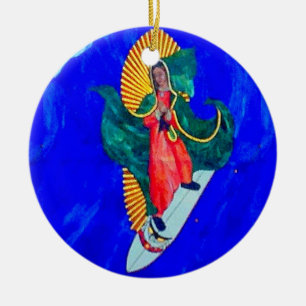 ornamento de freira surfando