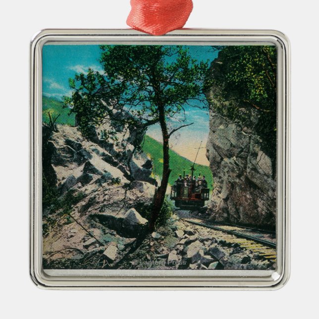 Ornamento De Metal A entrada do diabo, Mt. LoweMt. Lowe, CA (Frente)