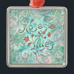 Ornamento De Metal Adorável Vintage Old Rosas e Lily Collage<br><div class="desc">Colagem de vintage em azul,  aqua,  coral,  rosa e verde. O fundo é rosas velhos num céu azul e aqua borbulha. O texto em uma adorável fonte decorativa está em ouro e creme com decoração de flores coloridas de coral e lê Rosas e lírios.</div>